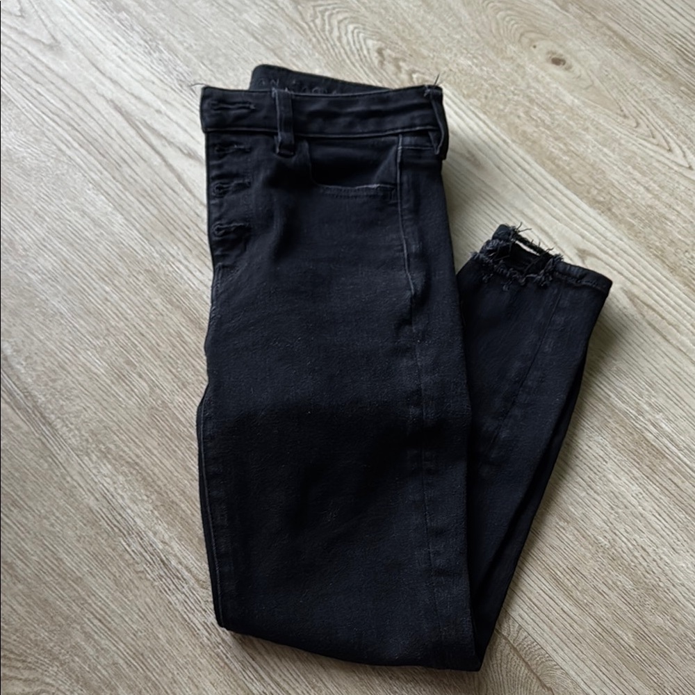 Black crop leggings